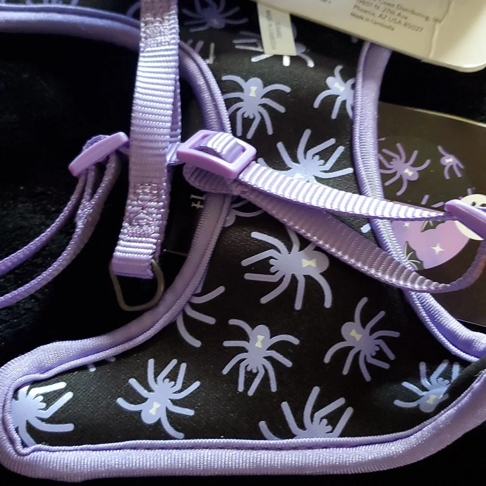 🎃🎃🎃Thrills & Chills Pink and Purple Dog Harness Sz XXS
